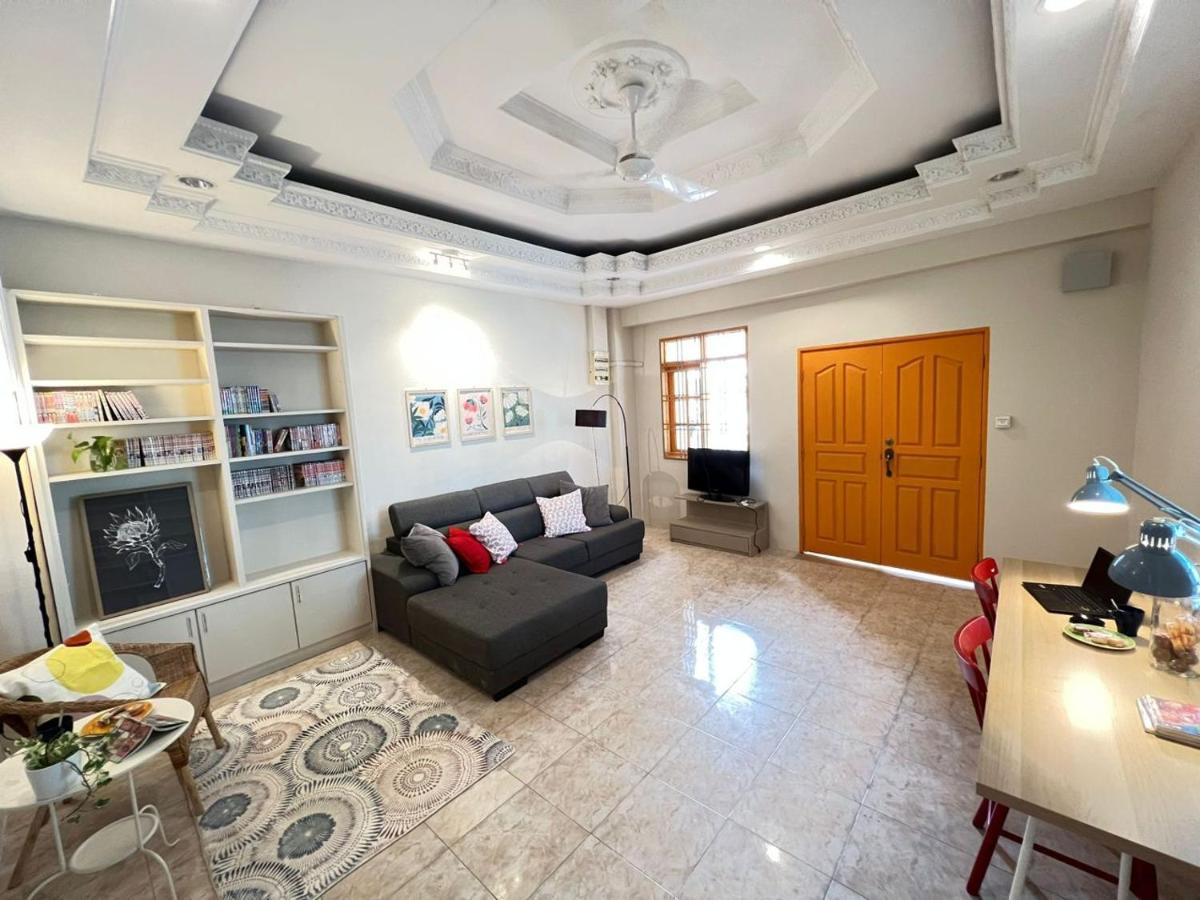 Myroom Georgetown, Off Jalan Burma, Gurney Drive Exterior photo