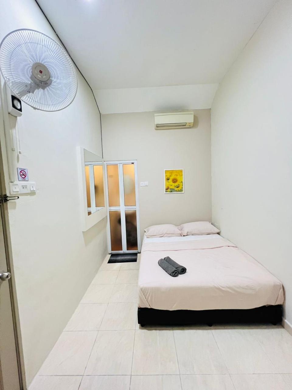 Myroom Georgetown, Off Jalan Burma, Gurney Drive Exterior photo